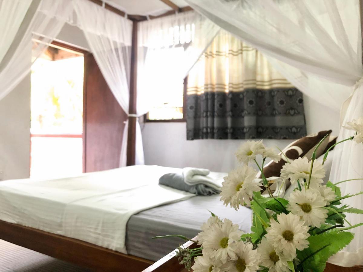 The Breeze Mirissa Bed and Breakfast Εξωτερικό φωτογραφία