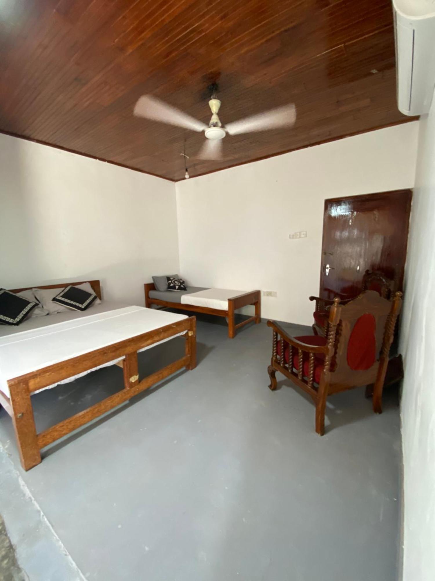 The Breeze Mirissa Bed and Breakfast Εξωτερικό φωτογραφία