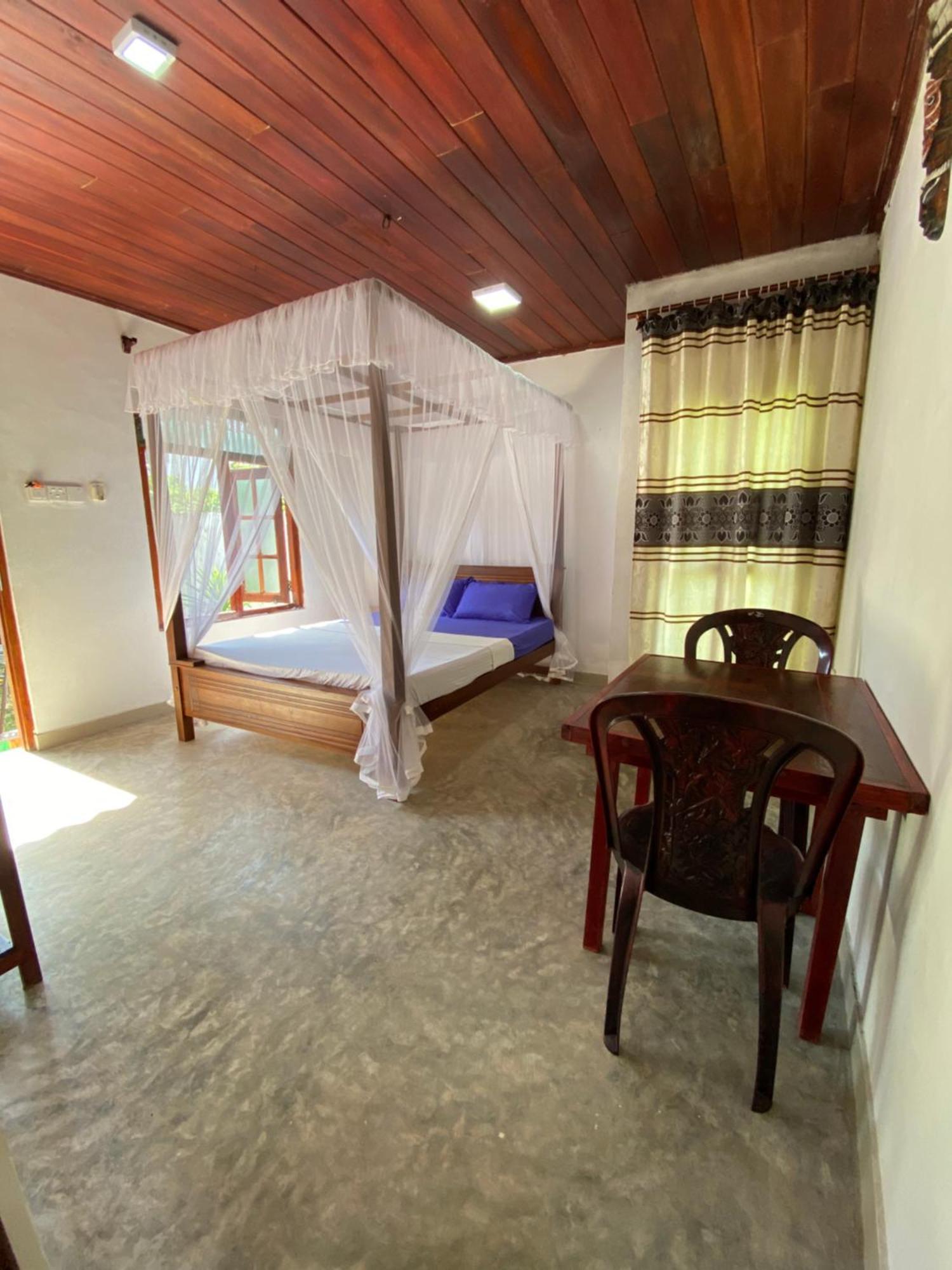 The Breeze Mirissa Bed and Breakfast Εξωτερικό φωτογραφία