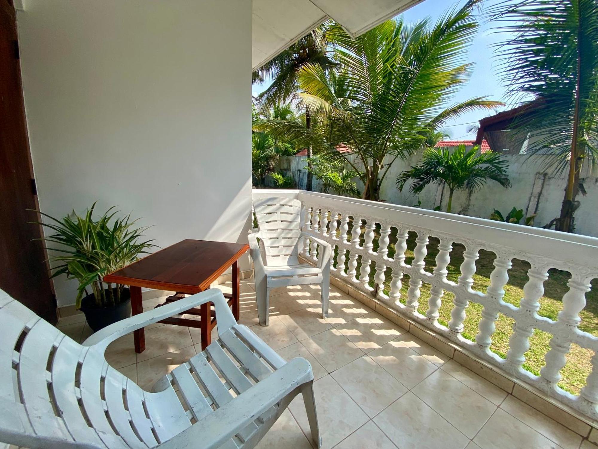 The Breeze Mirissa Bed and Breakfast Εξωτερικό φωτογραφία